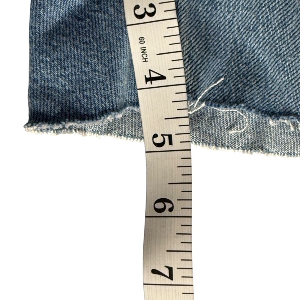 PAIGE‎ Noella Short Barcelona Distressed Light Wash Denim Cutoffs 4 27 - Picture 8 of 8